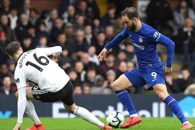 本托-热那亚俱乐部，这位门将倾向于加盟意大利俱乐部而非西汉姆联。租借操作附带约500万欧元的买断权。 来源：转会专家迪马济奥